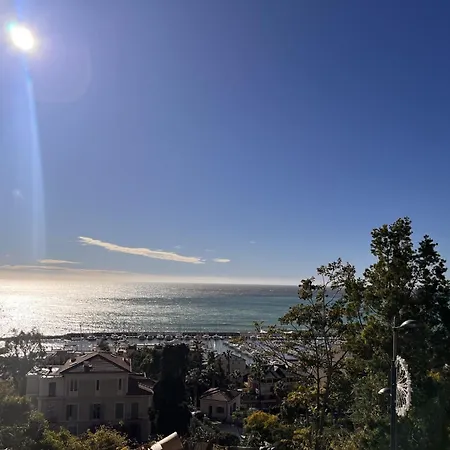 Apartment Elegant With Sea View And