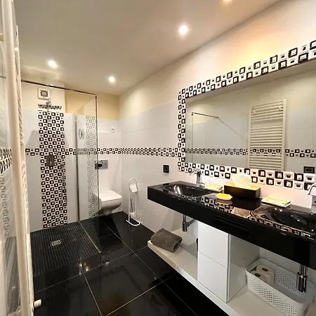 Elegant With Sea View And Apartment Menton