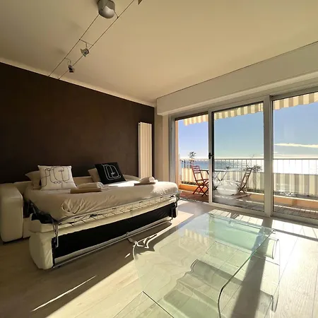 Apartamento Elegant With Sea View And *