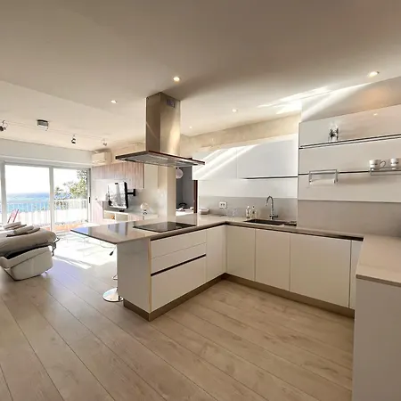 Elegant With Sea View And شقة